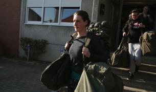 Равенство по норвежки: Казарма и за жените