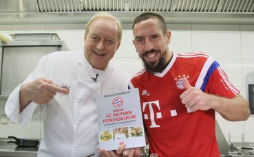 Играчите на Байерн тестват нови рецепти в клубната кухня