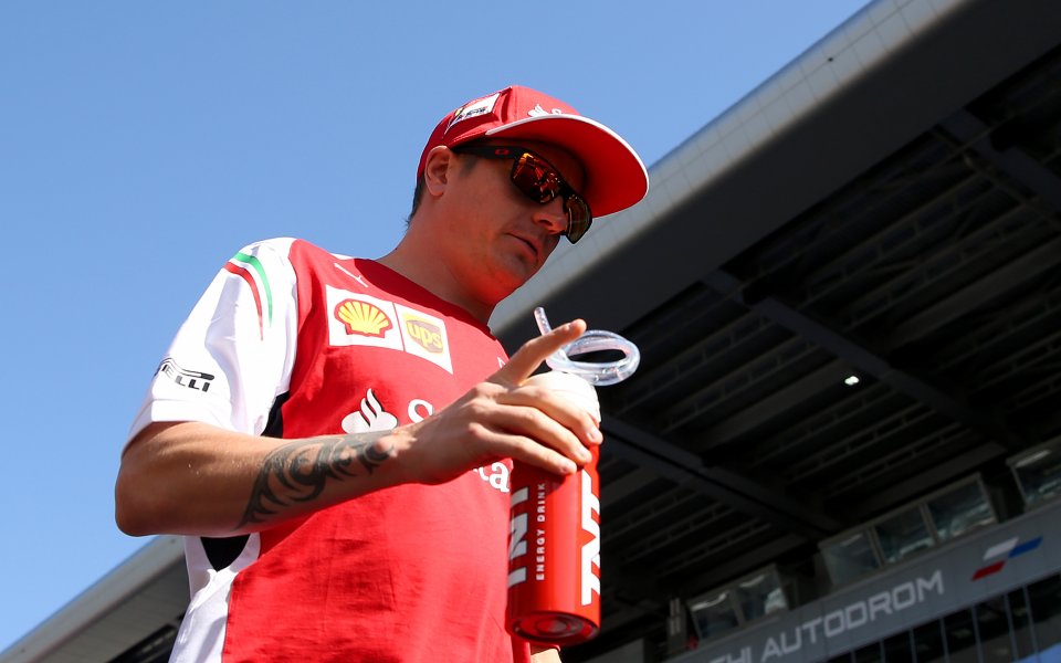 Райконен остава във Ферари още два сезона