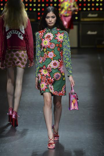 Цветя по роклите - снимка 25