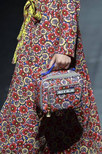 Цветя по роклите - снимка 4