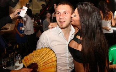 Над 100 бутилки шампанско и караоке до 4 сутринта за Лудогорец