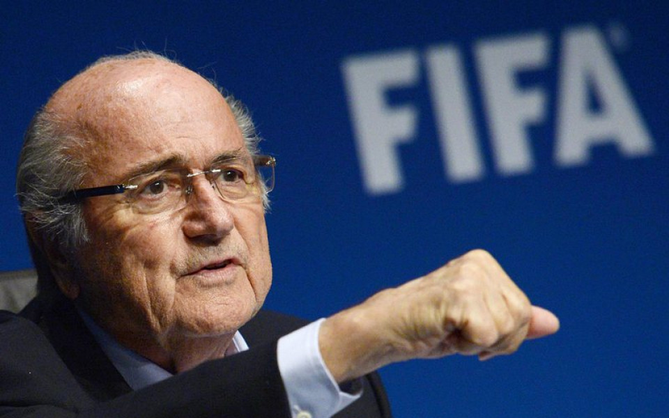 Над 80 процента от футболните запалянковци не искат Блатер да остане президент на ФИФА