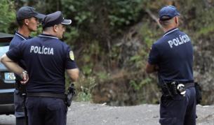 Арест за трима португалци, заробили 34 българи