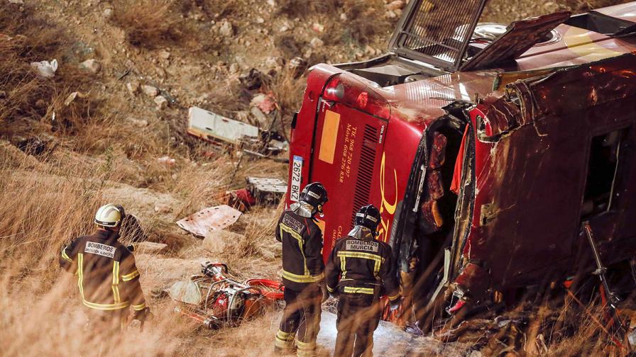 Испания: 14 души загинаха при катастрофа на автобус