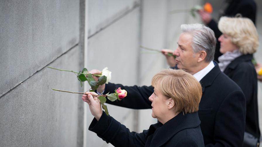 В Берлин честват годишнината от падането на стената