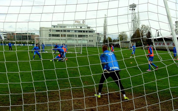 Левски тренира без Гаджев, Минев и Аниете