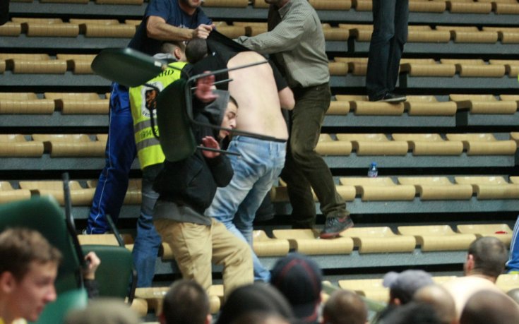 12 в ареста след мелето на Левски - Партизан