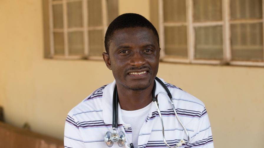 В САЩ почина лекар от Сиера Леоне, заразен с ебола