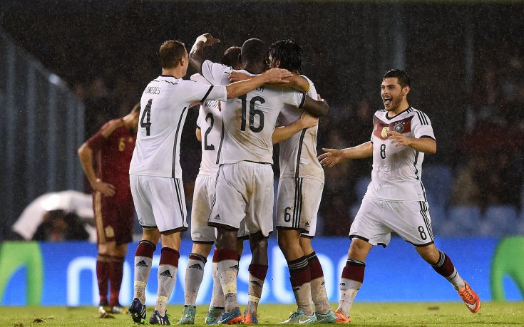 ВИДЕО: Настоящият световен шампион изпързаля бившия в края