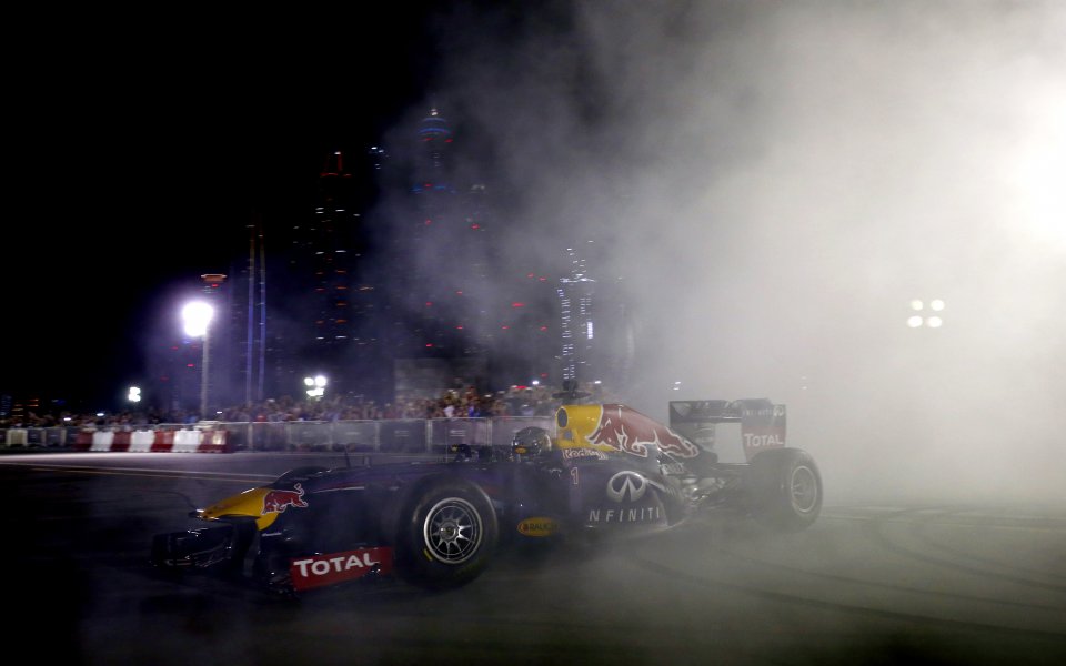 Формула 1 продължи договора на пистата в Абу Даби