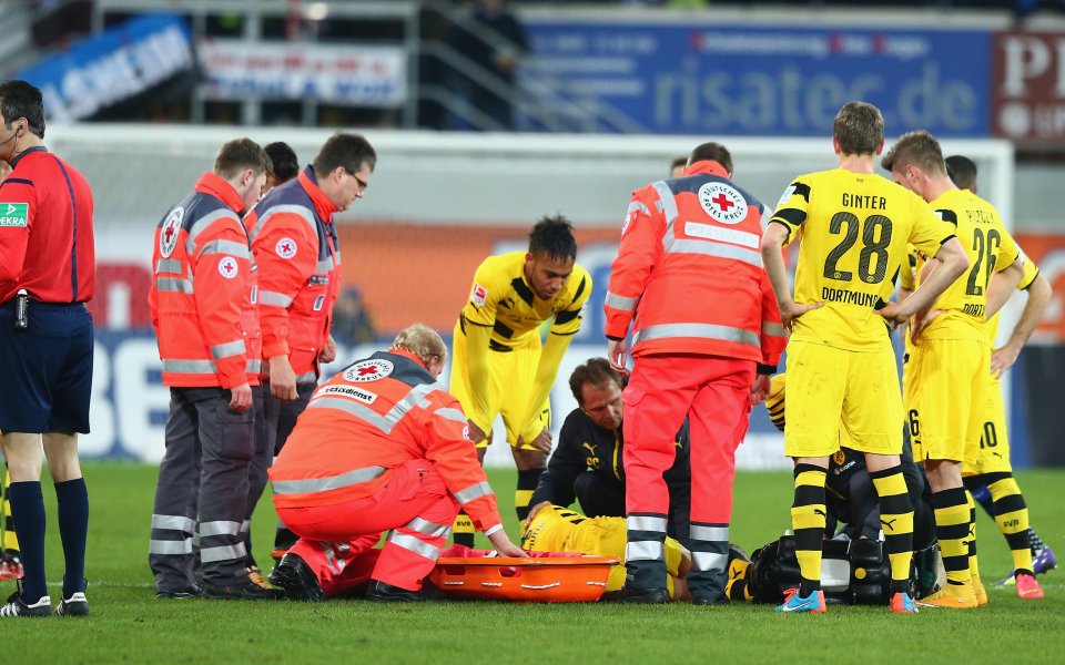 ВИДЕО: Дортмунд пак хвърли феновете си в смут, Ройс с нова травма