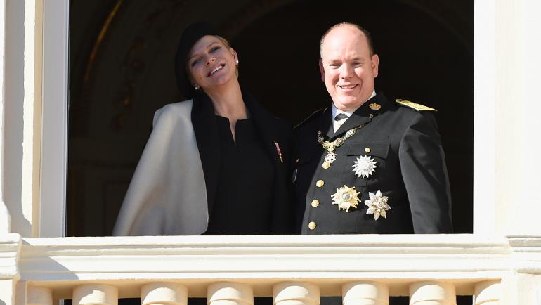 Монако посреща бебетата на принц Албер II с 21 топовни салюта ...