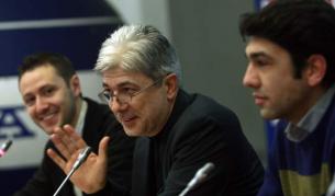 Нено Димов (в средата)