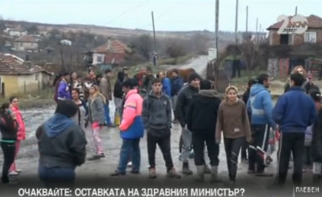 Село Дебелт на протест заради изнасилено дете