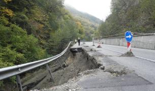 Опасните места по пътищата у нас са около хиляда