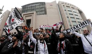 В Турция съдят футболни фенове за опит за преврат