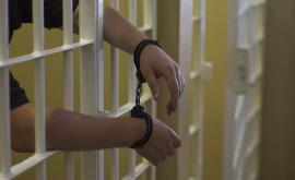  Младежът, упрекнат в убийството на майка си, остава в ареста 