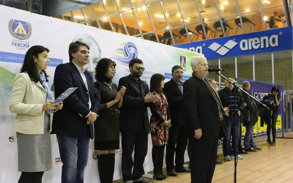 Левски тръгна с победа на турнира по водна топка 