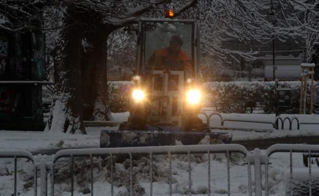 132 снегорина почистват София