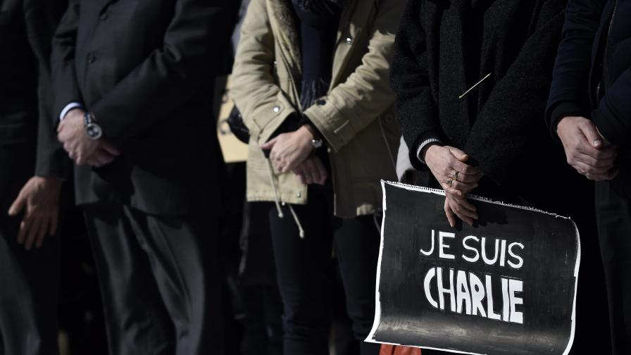 Мотото „Аз съм „Шарли“ обедини хиляди души, изразяващи съпричастността си към трагедията