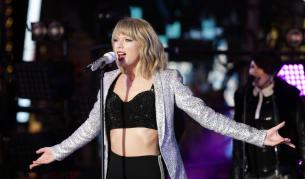 Суифт пак оглави класацията на "Билборд" за албуми