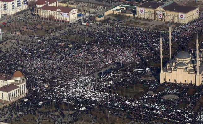 Милион демонстранти по улиците на Грозни срещу карикатурите на Мохамед