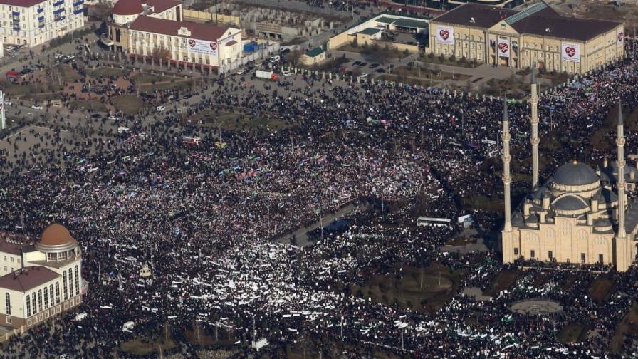 Милион демонстранти в Грозни срещу карикатури на пророка