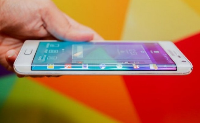 Galaxy S6 ще има версия с извит от двете страни дисплей