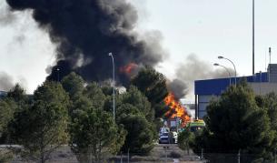 Пламъци се издигат над мястото, на което е разби гръцкият изтребител