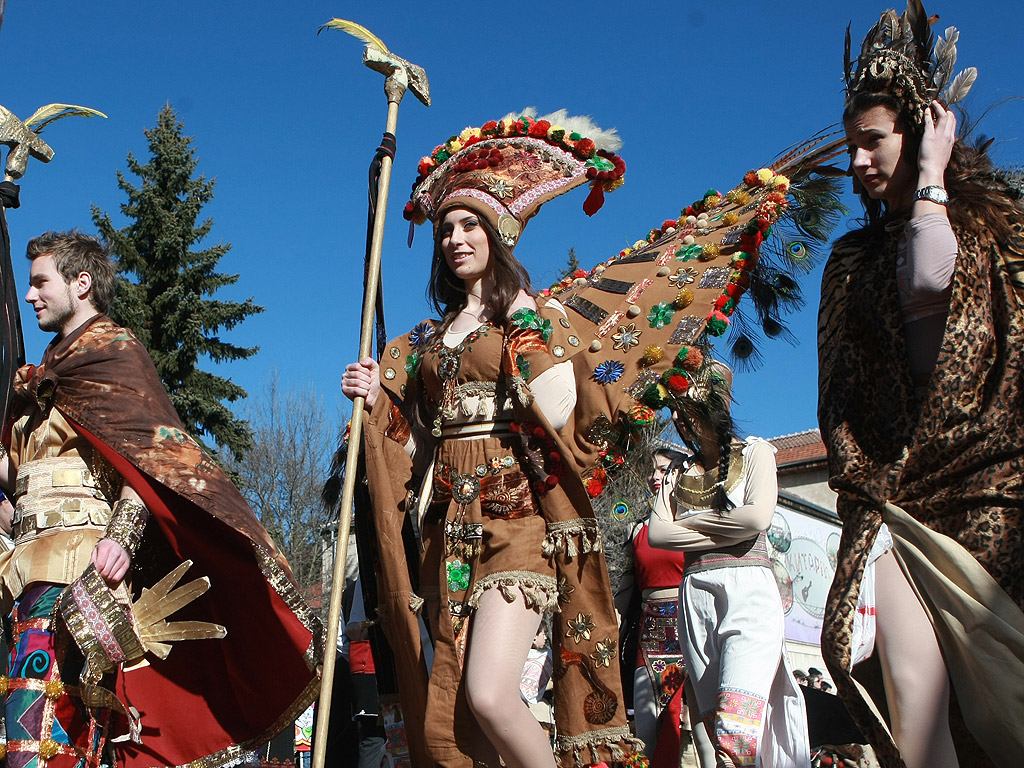 Фестивал Сурва 2015 Перник