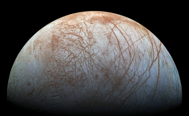 НАСА планира роботизирана мисия до луната на Юпитер Европа