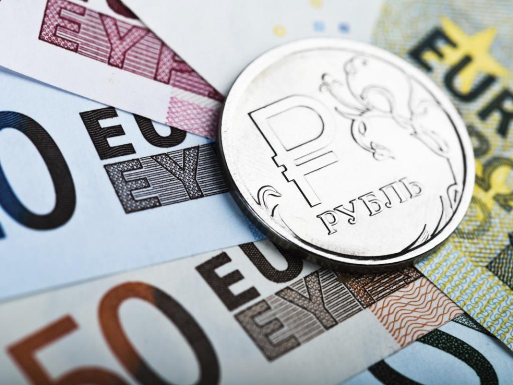 Руската рубла се възстанови до нивата си отпреди войната - Свят - Vesti.bg