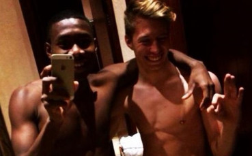 Играчи на Байерн потресоха социалните медии със снимка само по прашки