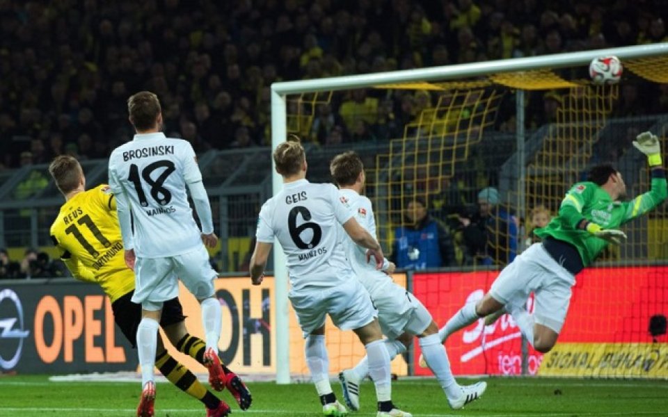 ВИДЕО: Борусия Дортмунд с втора поредна победа в Бундеслигата