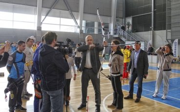 Кралев откри държавното първенство по стрелба с лък
