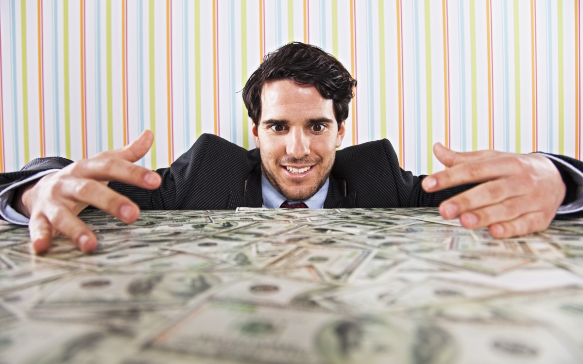 <p><strong>Печелене вместо спестяване</strong></p>

<p>Фокусът върху това да печелиш повече, а не просто да спестяваш, е признак на голяма амбиция да станеш богат. Самото спестяване няма да доведе до състояние.</p>