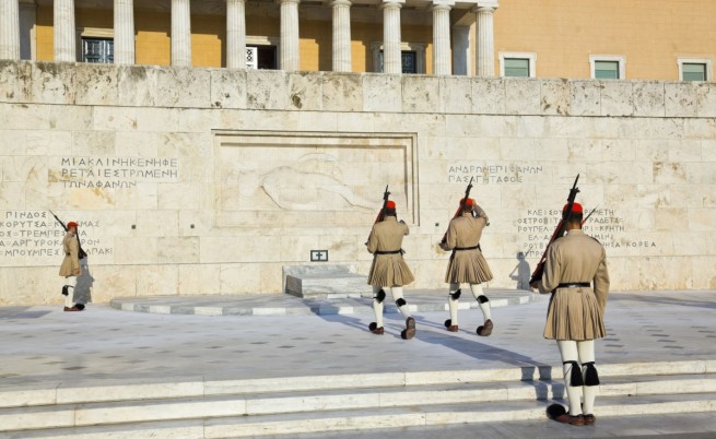 Гръцкият парламент одобри новия спасителен пакет