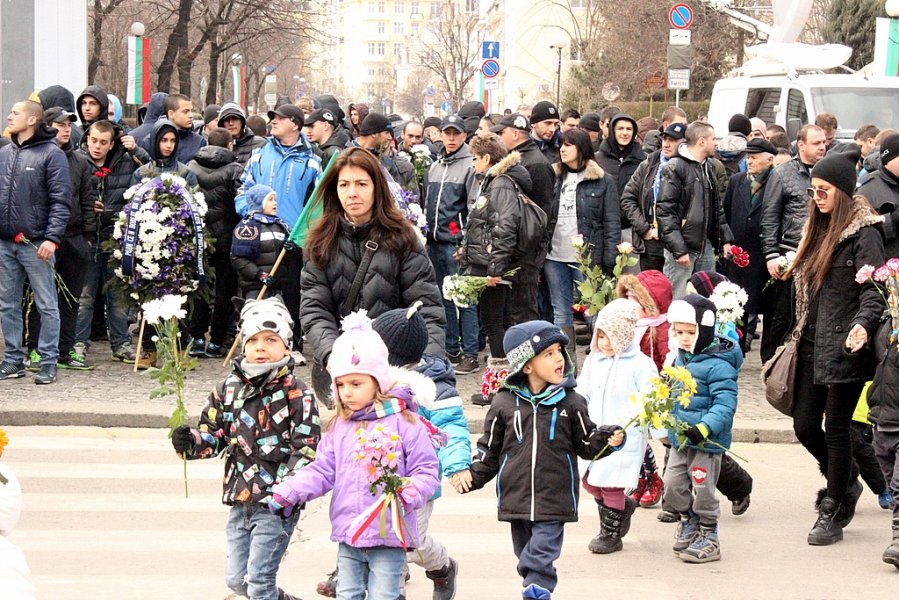 Сините почетоха паметта на Левски и отбелязаха 142 години от1