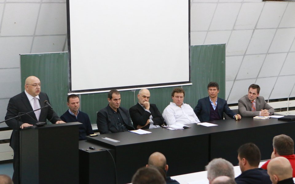 Министър Кралев присъства на учредяването на Асоциацията на футболните треньори