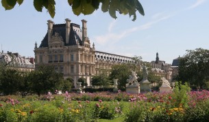 Париж, Лувърът