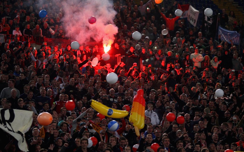 УЕФА наказа Фейенорд да играе един мач без публика