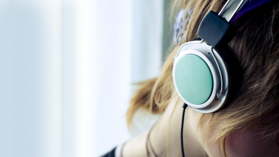 Слушалките рискуват слуха на 1 млрд. младежи