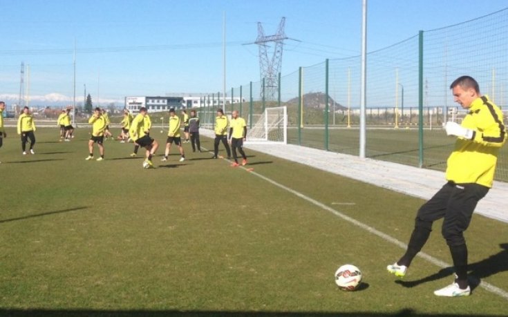 Ботев със силно редуциран състав за дербито с Локо Пд