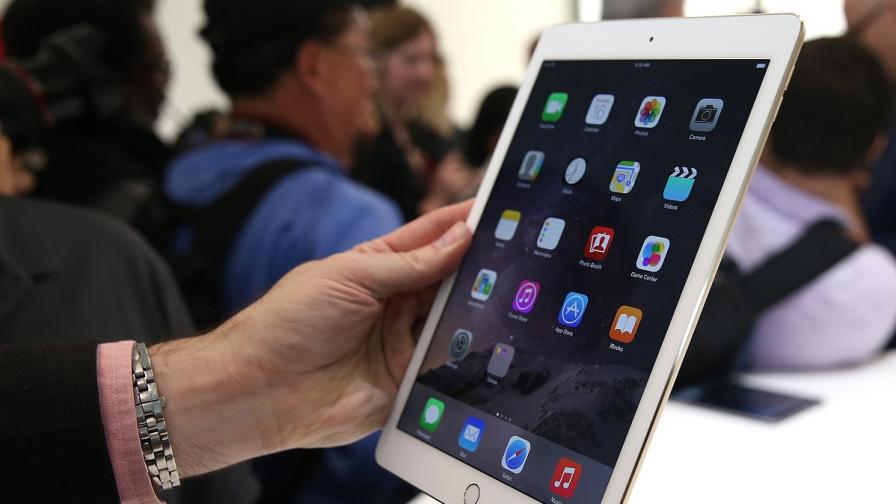 Блумбърг: „Епъл“ ще отложи производството на по-голям iPad