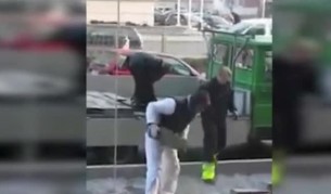 Във Варна крадат плочки от тротоара (видео)