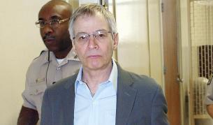 Робърт Дърст по време на процеса за убийството на Морис Блек (2003)