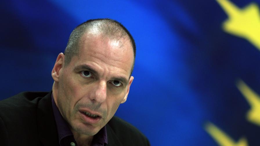 Анархисти замалко да набият гръцкия финансов министър