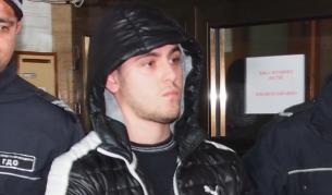 Единият от биячите
