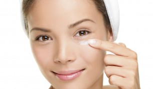 Експериментален крем топи торбичките под очите